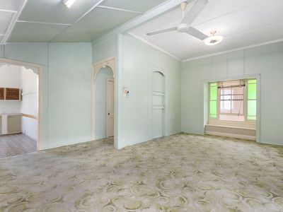8 Whitehill Road, Newtown