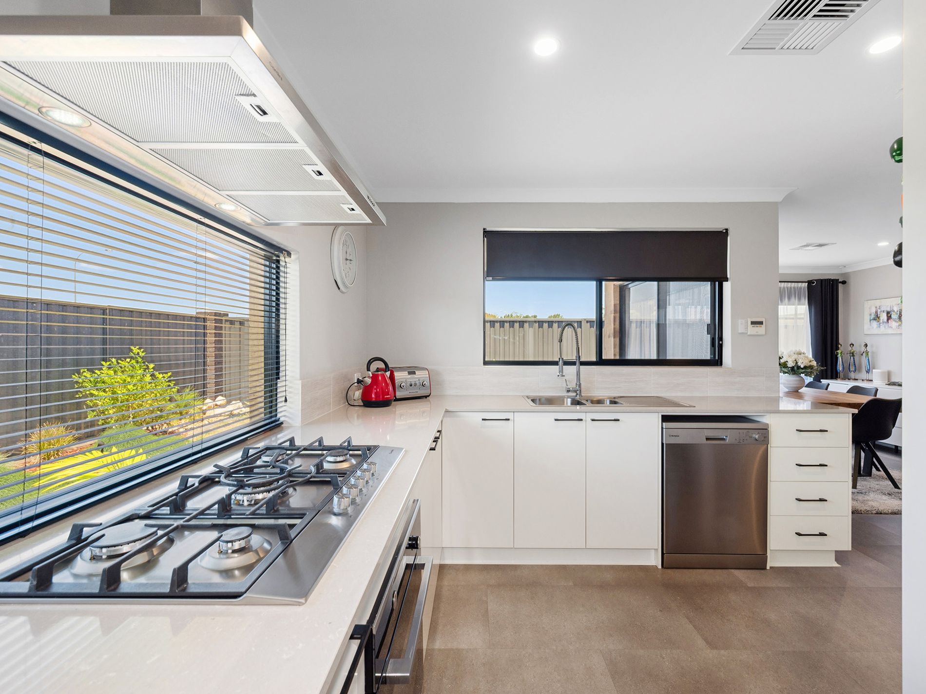 26 Gossan Chase, Piara Waters