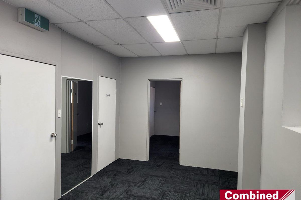 1 / 4 Shaw Road, Ingleburn