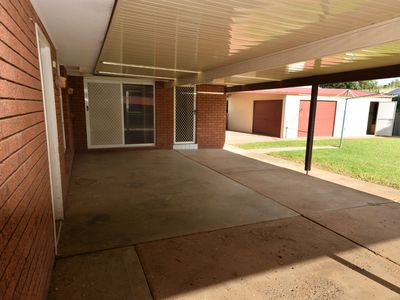 5 Ebelina Crescent, Parkes