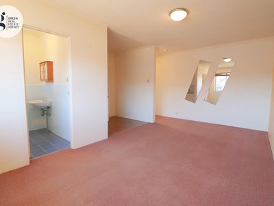 27 / 4 Bank Street, Meadowbank