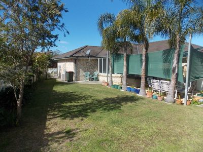 11 Brightwaters Close, Brightwaters