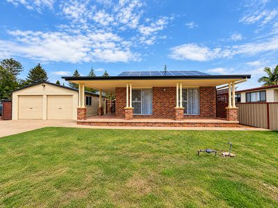 92 Clemenceau Crescent, Tanilba Bay