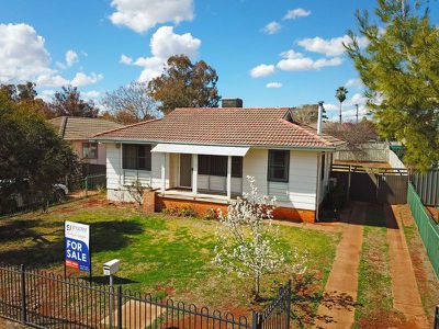 18 Armstrong Crescent, Dubbo