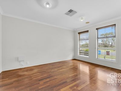 5 Parnum Place, Lynbrook