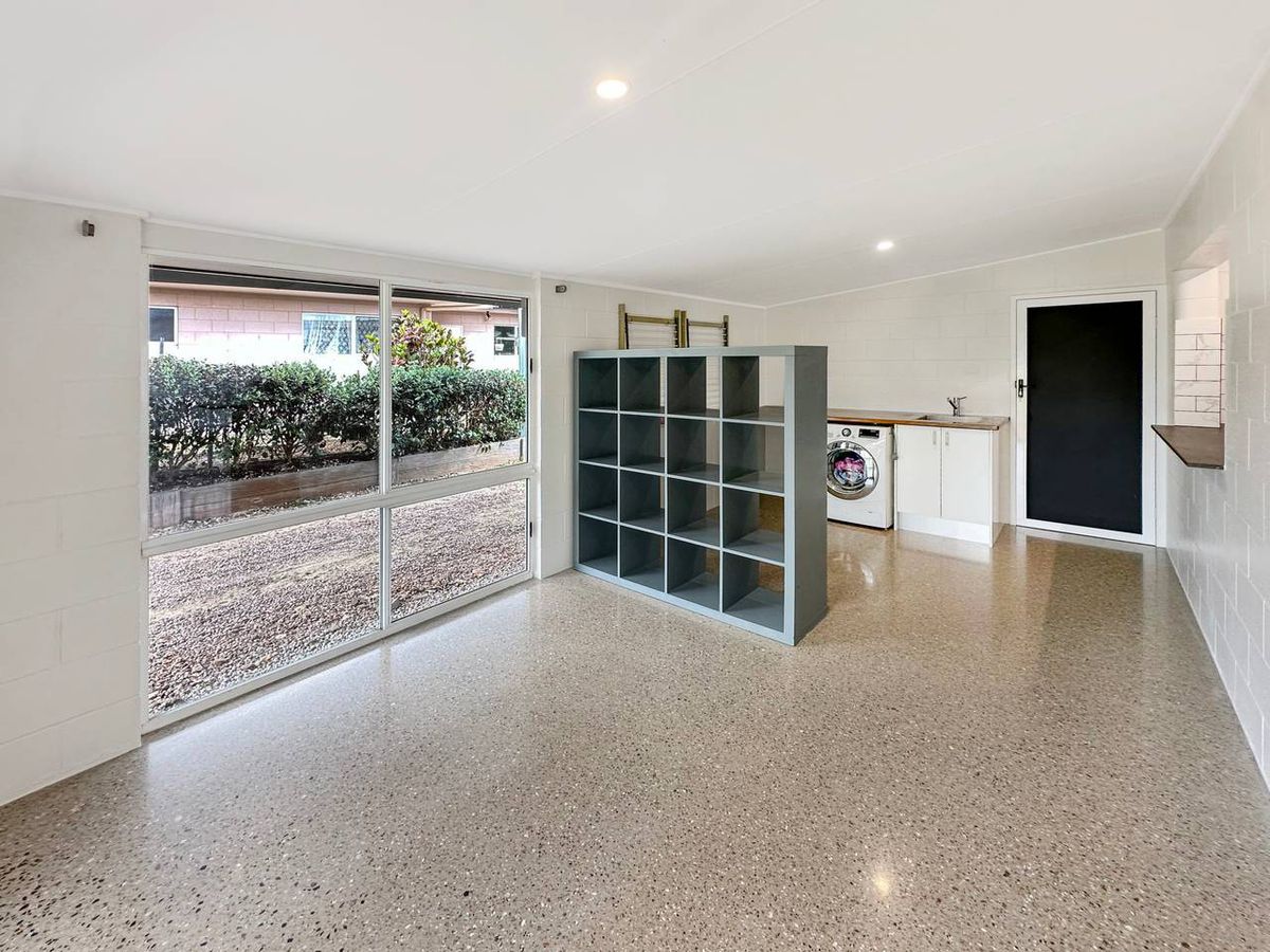 38 Grau Street, Atherton