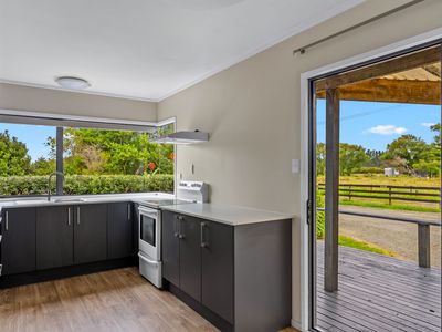 331 South Head Road, South Head, Helensville