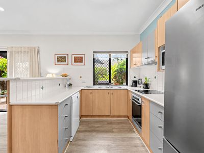 2 / 27 Latham Street, Chermside