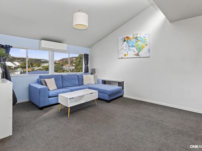 71 Larsen Crescent, Tawa