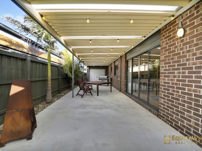40 Holyoake Parade, Manor Lakes