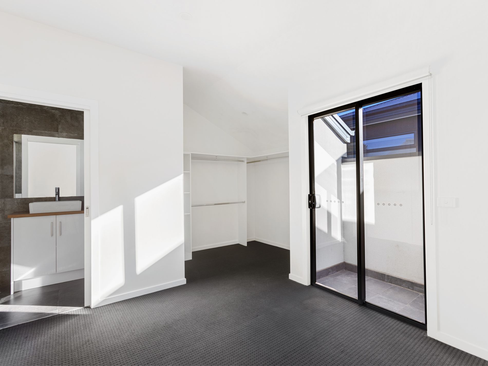 3 / 223 Woods Street, Newport