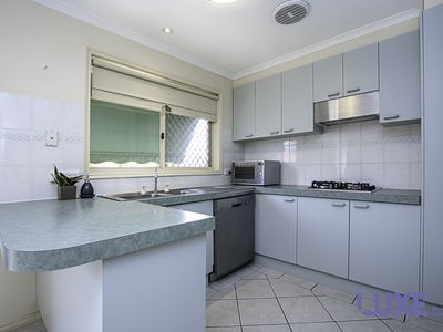 1 / 2 Merri Place, Conder