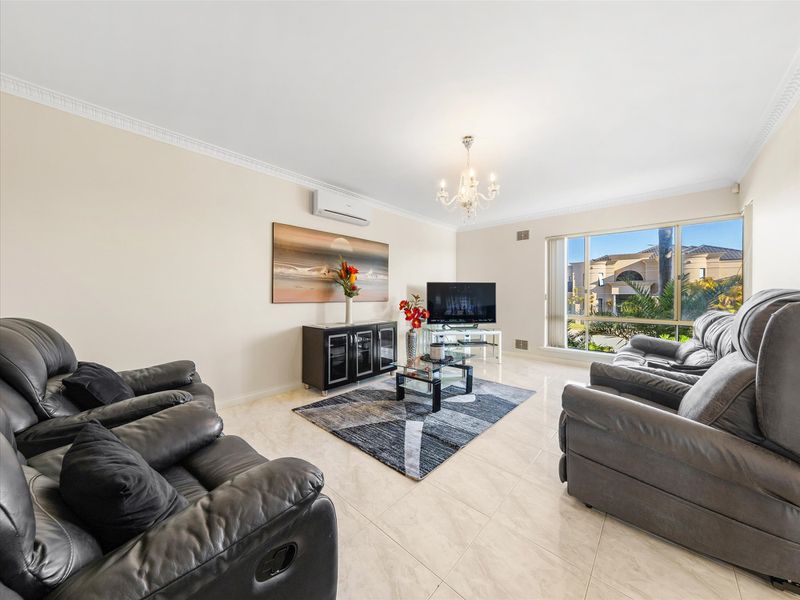 39 Castellon Crescent, Coogee