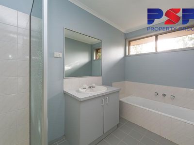 56 Hotham Cres, Hoppers Crossing