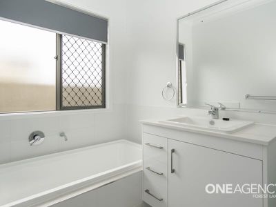8 Hall St, Pallara