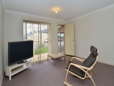 7 / 3 Great Eastern Hwy, Somerville