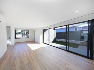 2 / 4 Anderson Street, Ascot Vale