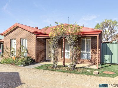 2 / 40 Playne, Heathcote