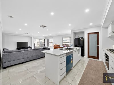 39 Kangaroo Crescent, Aintree