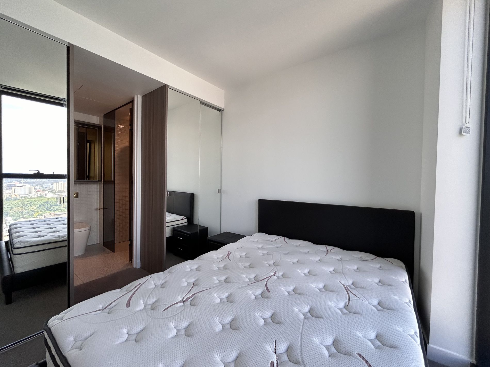 3215 / 160 Victoria Street, Carlton