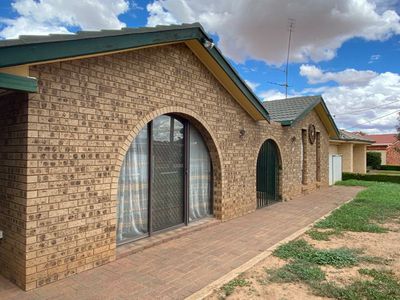 109 Commodore Crescent, Narromine