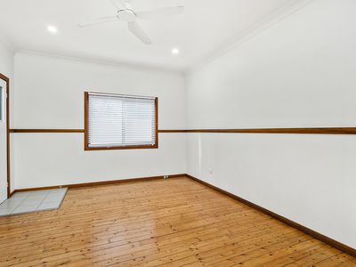 1 / 52 Fisher Street, Oak Flats