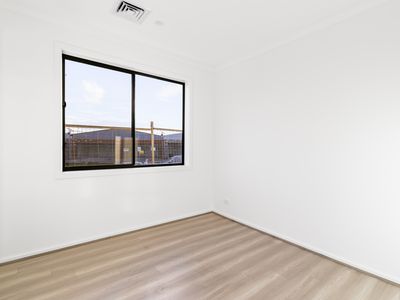 5 Amalgam Avenue, Fraser Rise