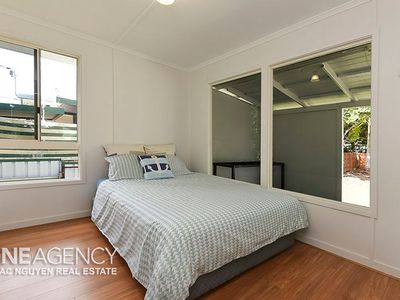 240 Freeman Rd, Inala