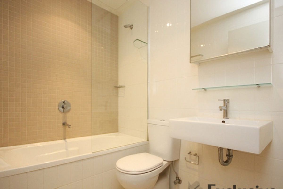 205 / 2 Lewis Avenue, Rhodes