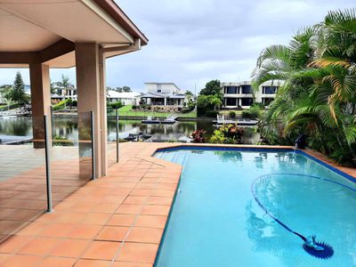 35 Ferrymans Court, Helensvale