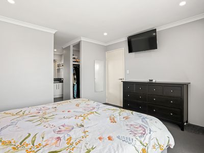 19 Calamocha Way, Piara Waters