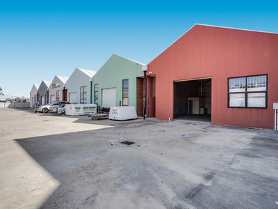 1 / 9 Capel Court, Bentley