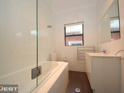 11 Kathleen Parade, Picnic Point