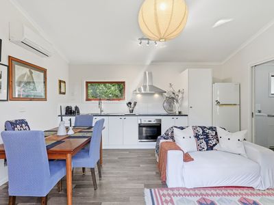 9 Glovers Road, Deep Bay