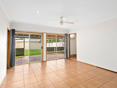 14 The Boulevarde, Oak Flats