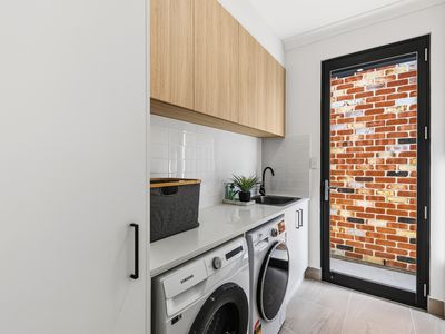 45 Graduation Parade, Taperoo