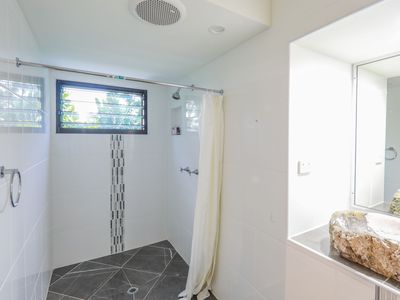 62 Country Road, Cannonvale