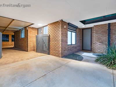 12 Tablo Court, South Lake