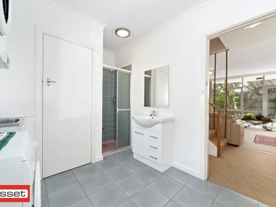 Unit 2  /  56-58 Gould Street, Frankston