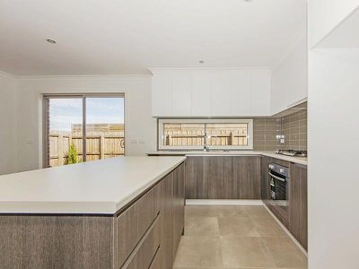 33 Morgan Crescent, Werribee