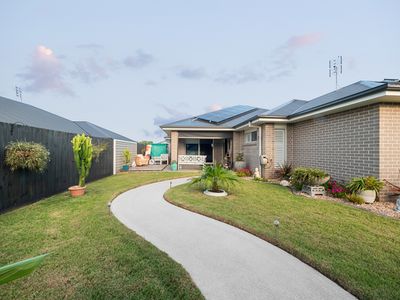 6 Cooee Avenue, Glass House Mountains