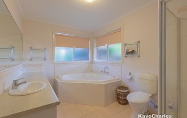 8 Tranquillity Place, Beaconsfield