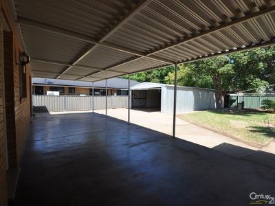21 Bennett, Dubbo