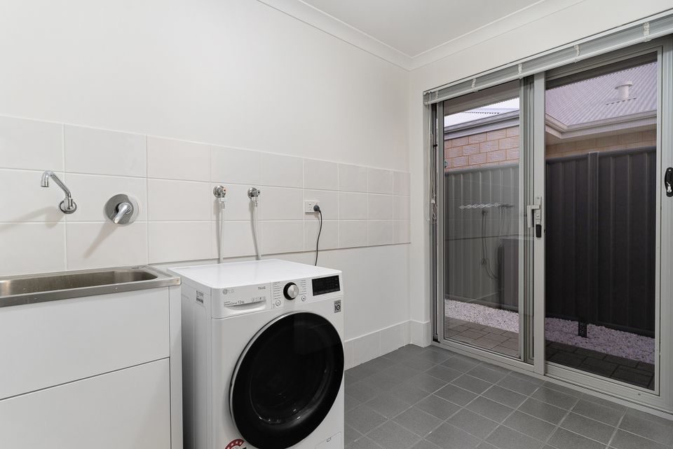 11 AUBURN WAY, Baldivis