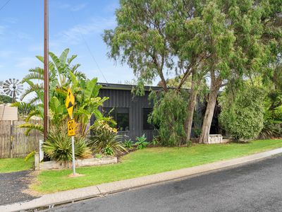 19 Dry Creek Road, Donovans