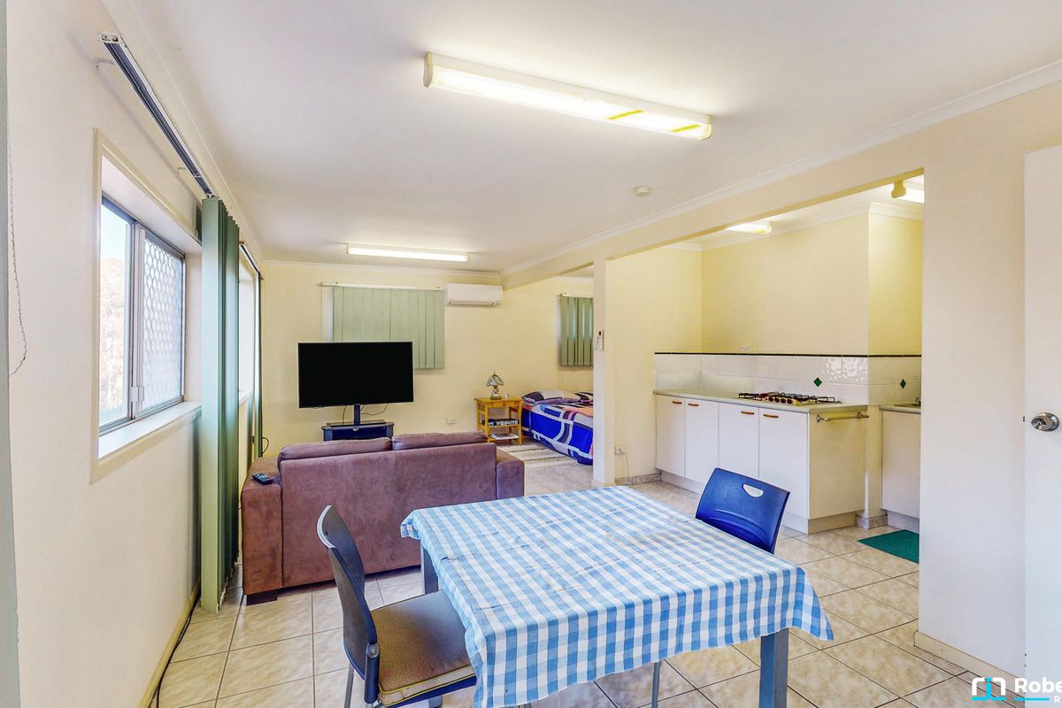 42 Hillview Lane, Pomona
