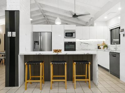 58 Lakes Crescent, Marrara