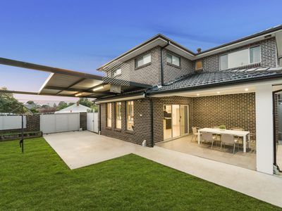 22 Rhodes Avenue, Guildford