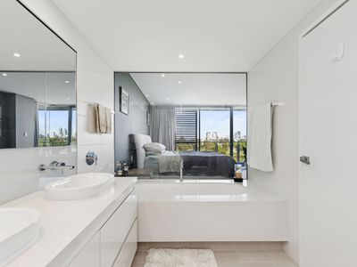 15 / 39-43 Bow River Crescent, Burswood