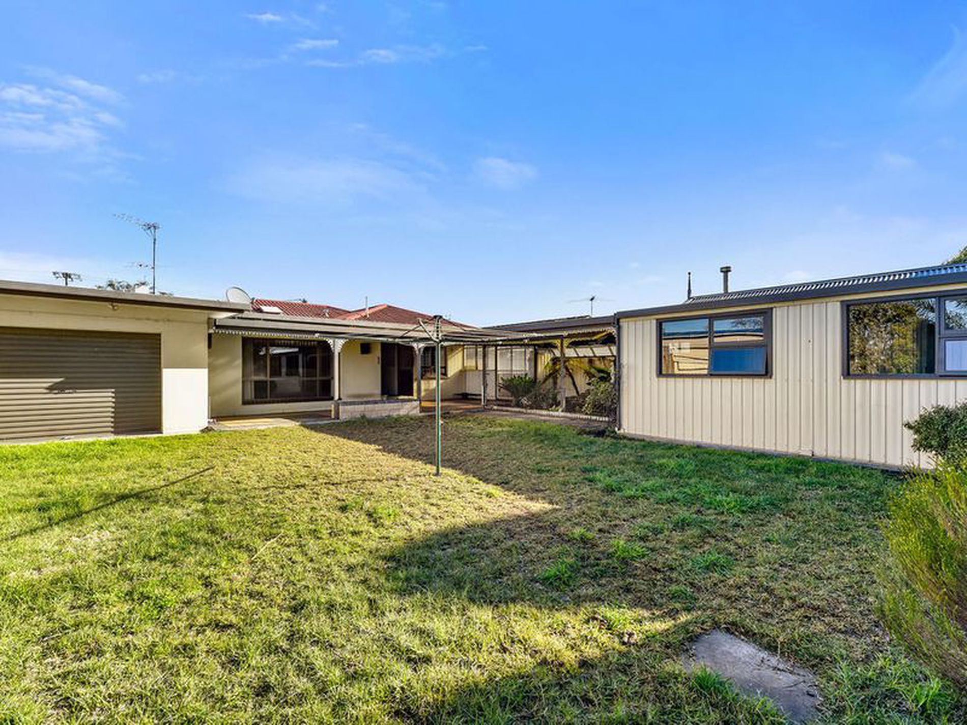 25 English Drive, Millicent